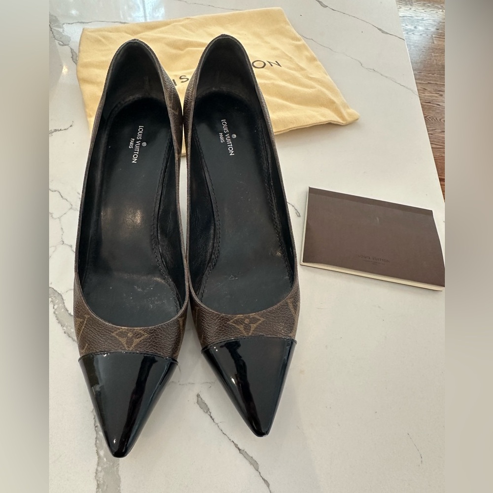 Louis Vuitton pumps